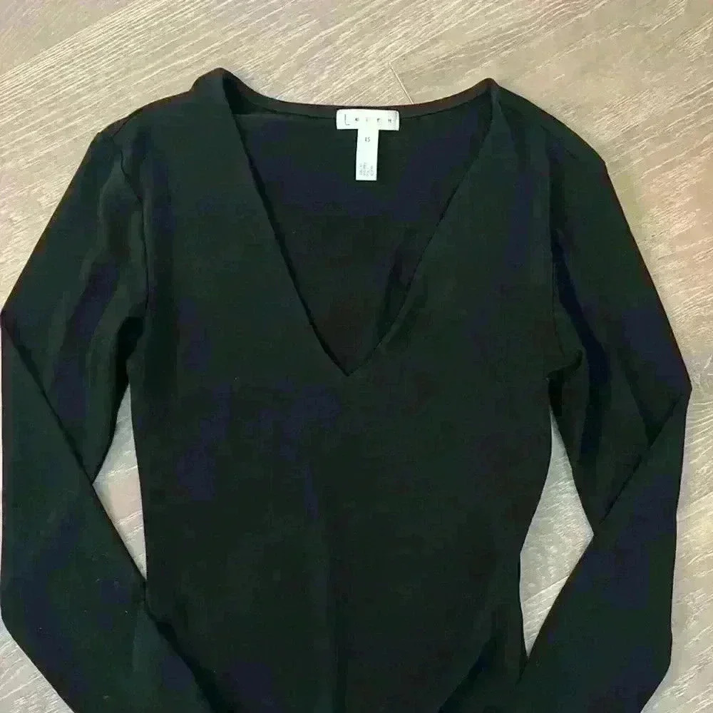 Leith V Neck Bodysuit - Picture 3 of 5
